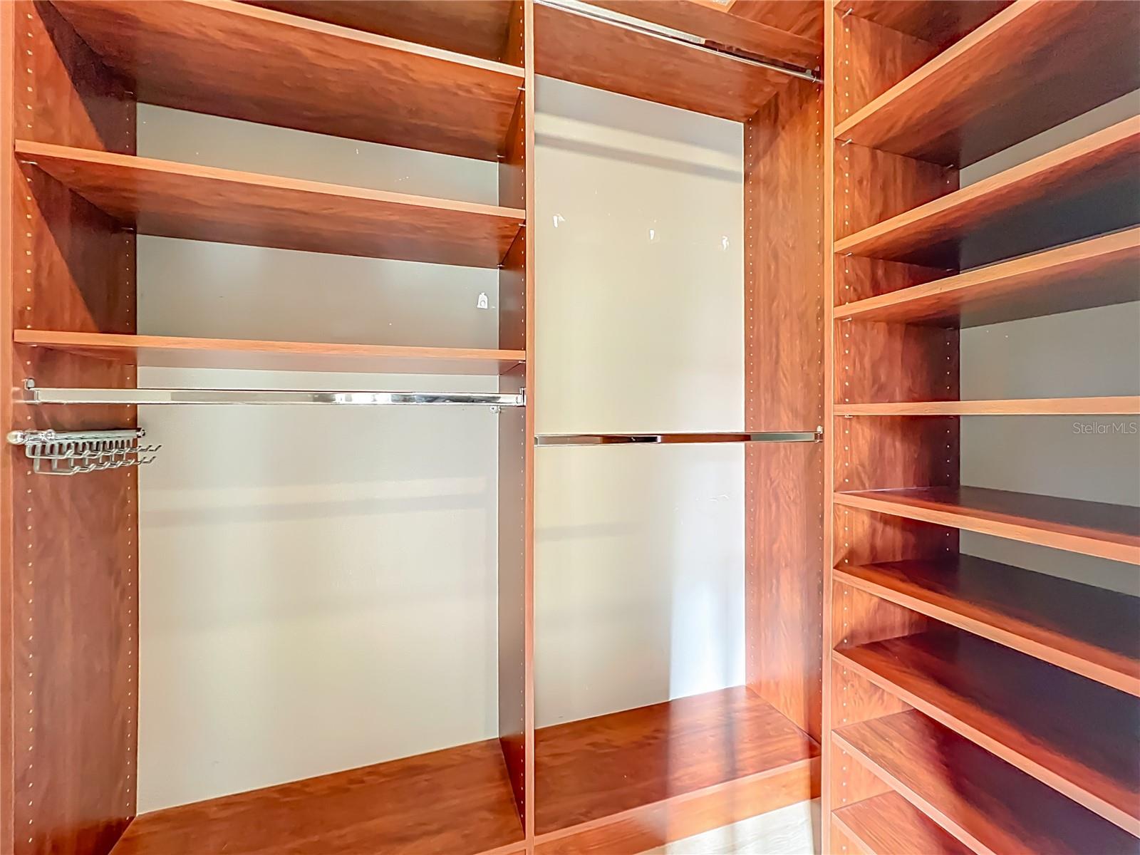 Image 33 of 54 For 4637 Creekview Lane