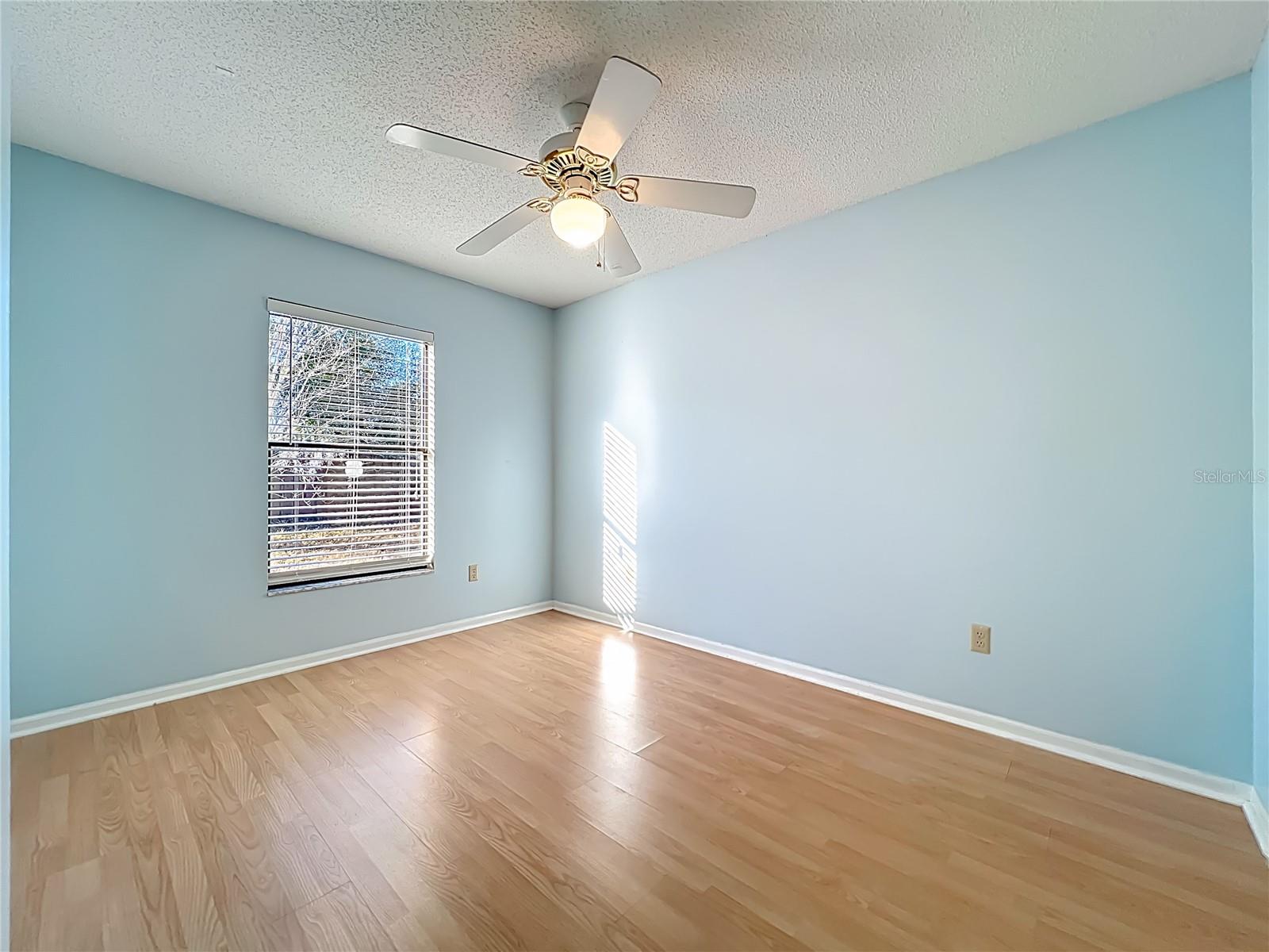 Image 36 of 54 For 4637 Creekview Lane