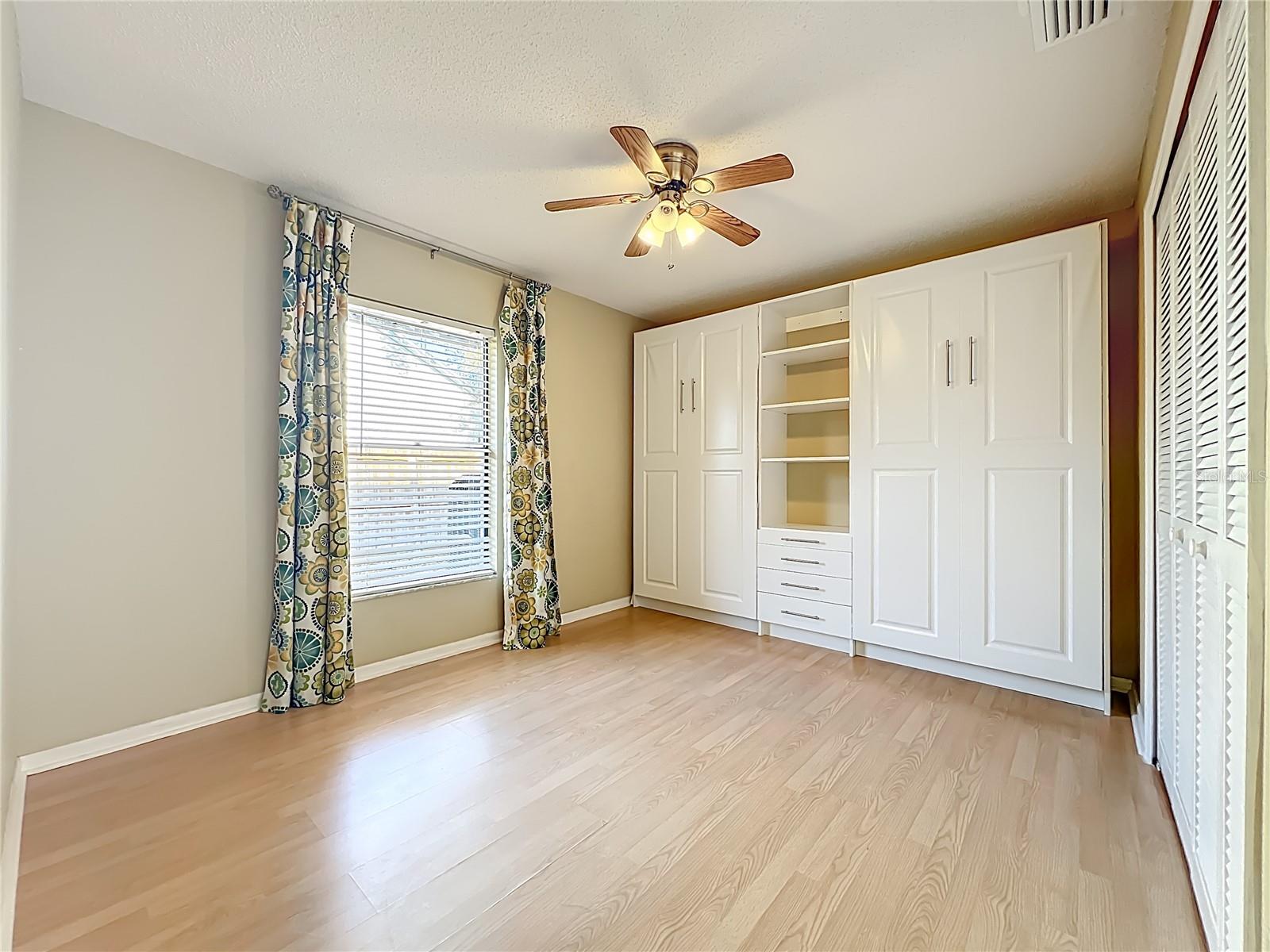 Image 39 of 54 For 4637 Creekview Lane