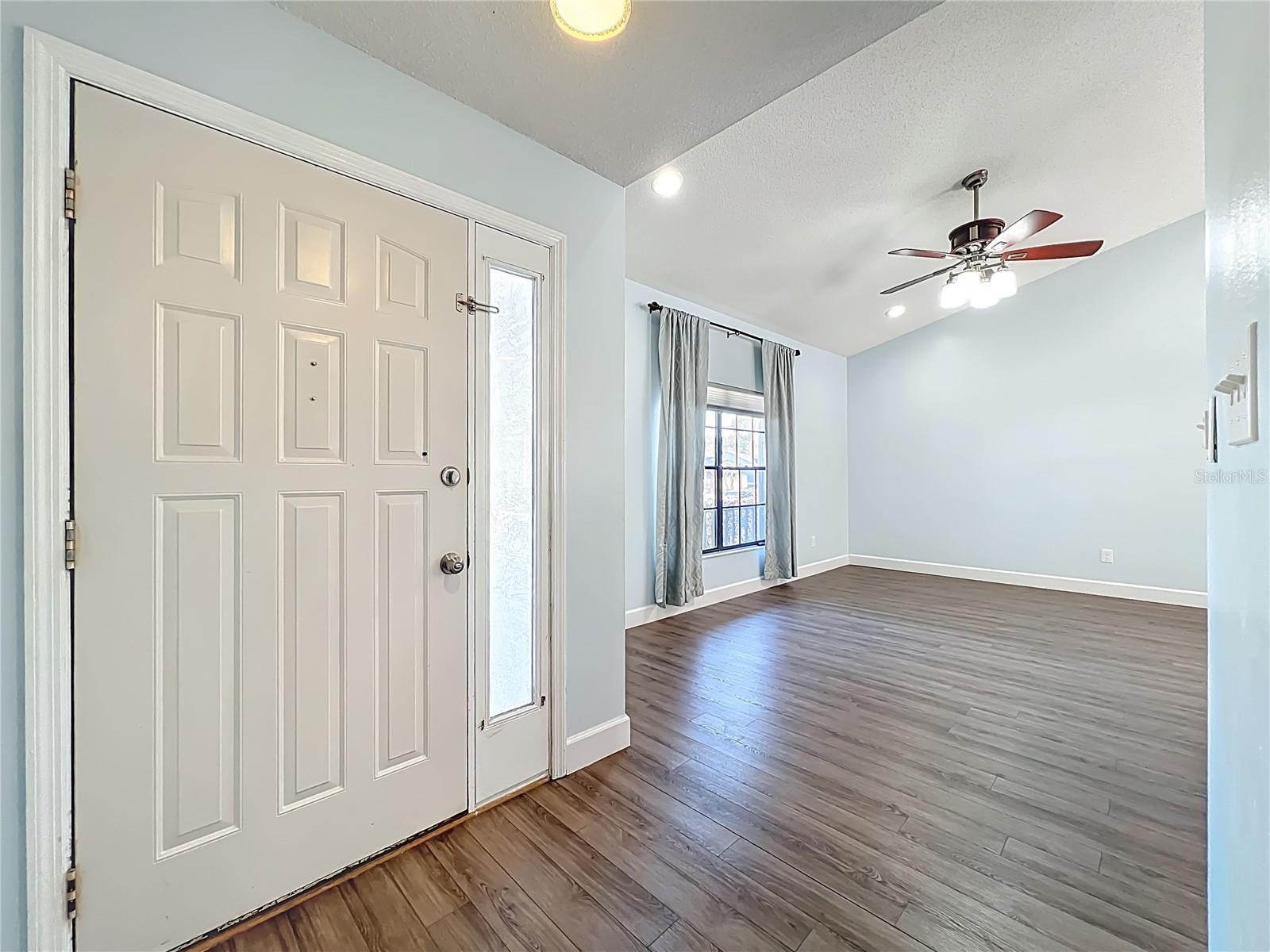 Image 9 of 54 For 4637 Creekview Lane