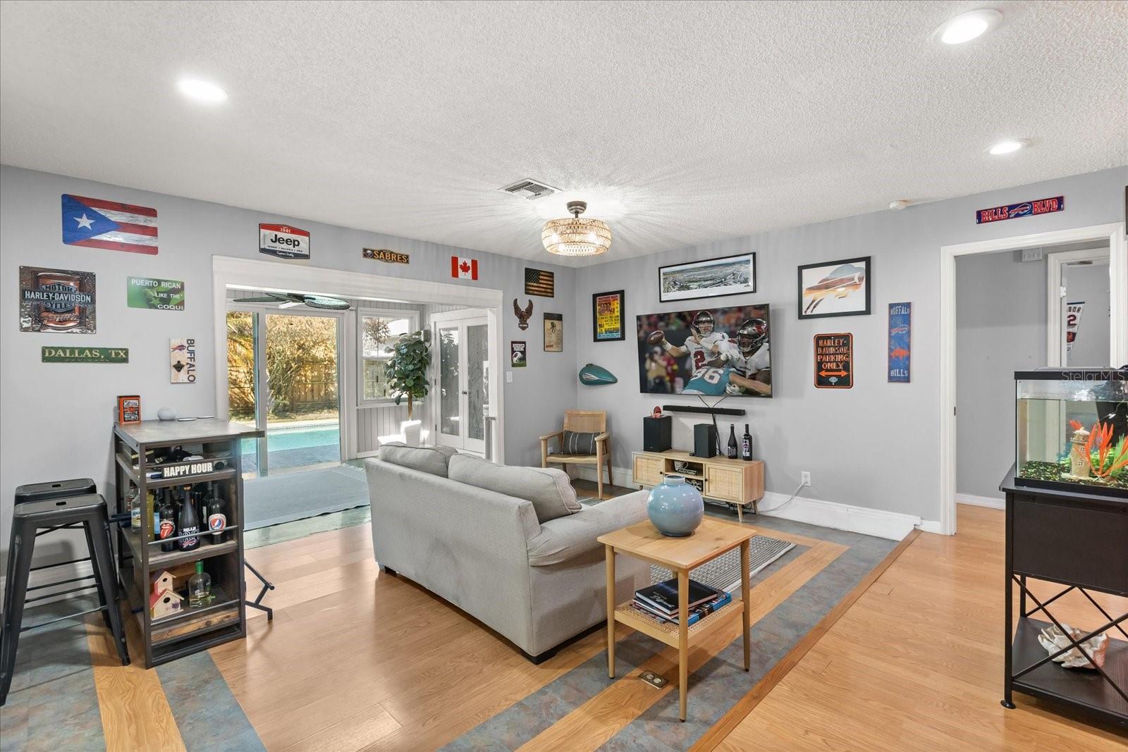 Image 10 of 25 For 333 Forest Road