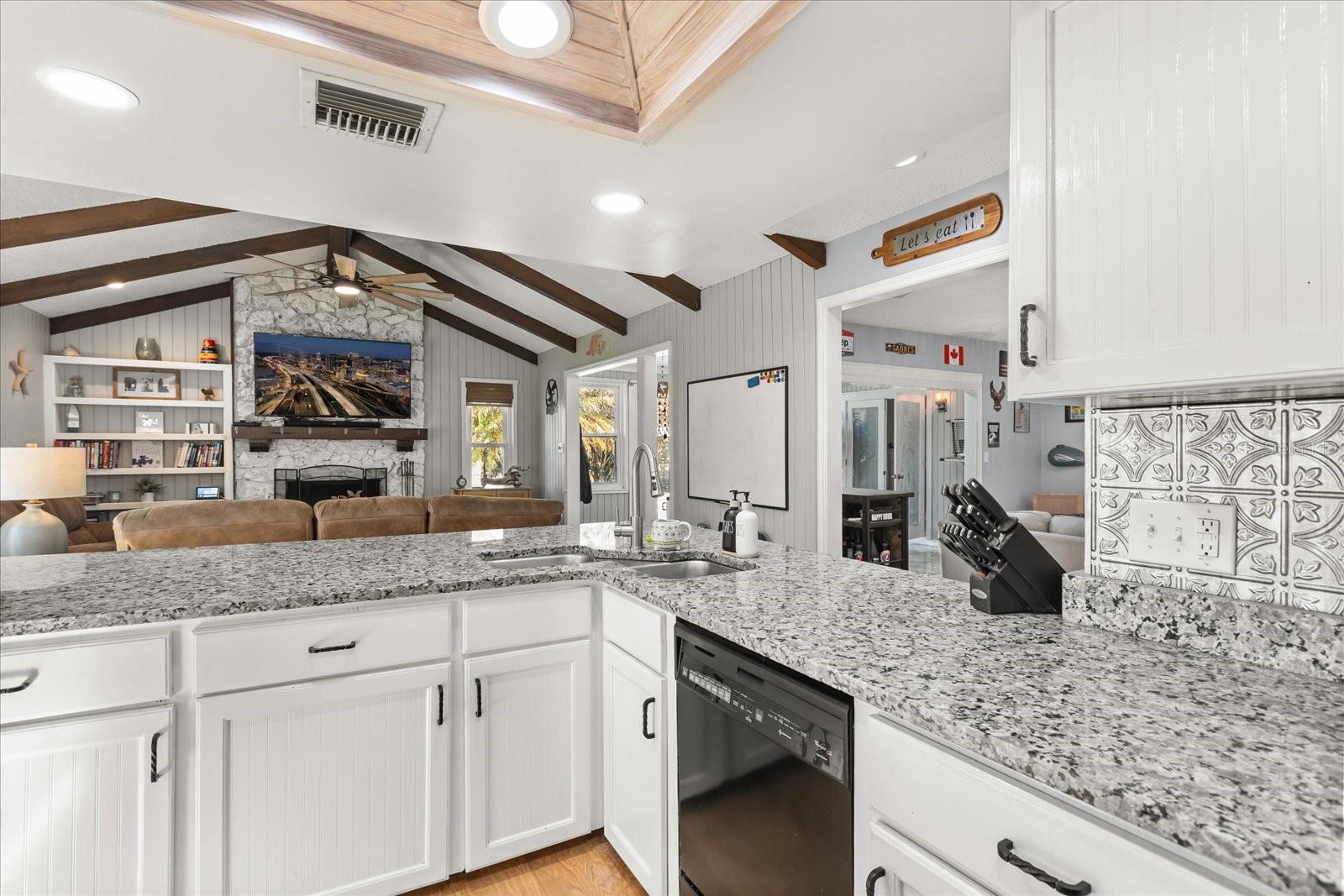 Image 6 of 25 For 333 Forest Road