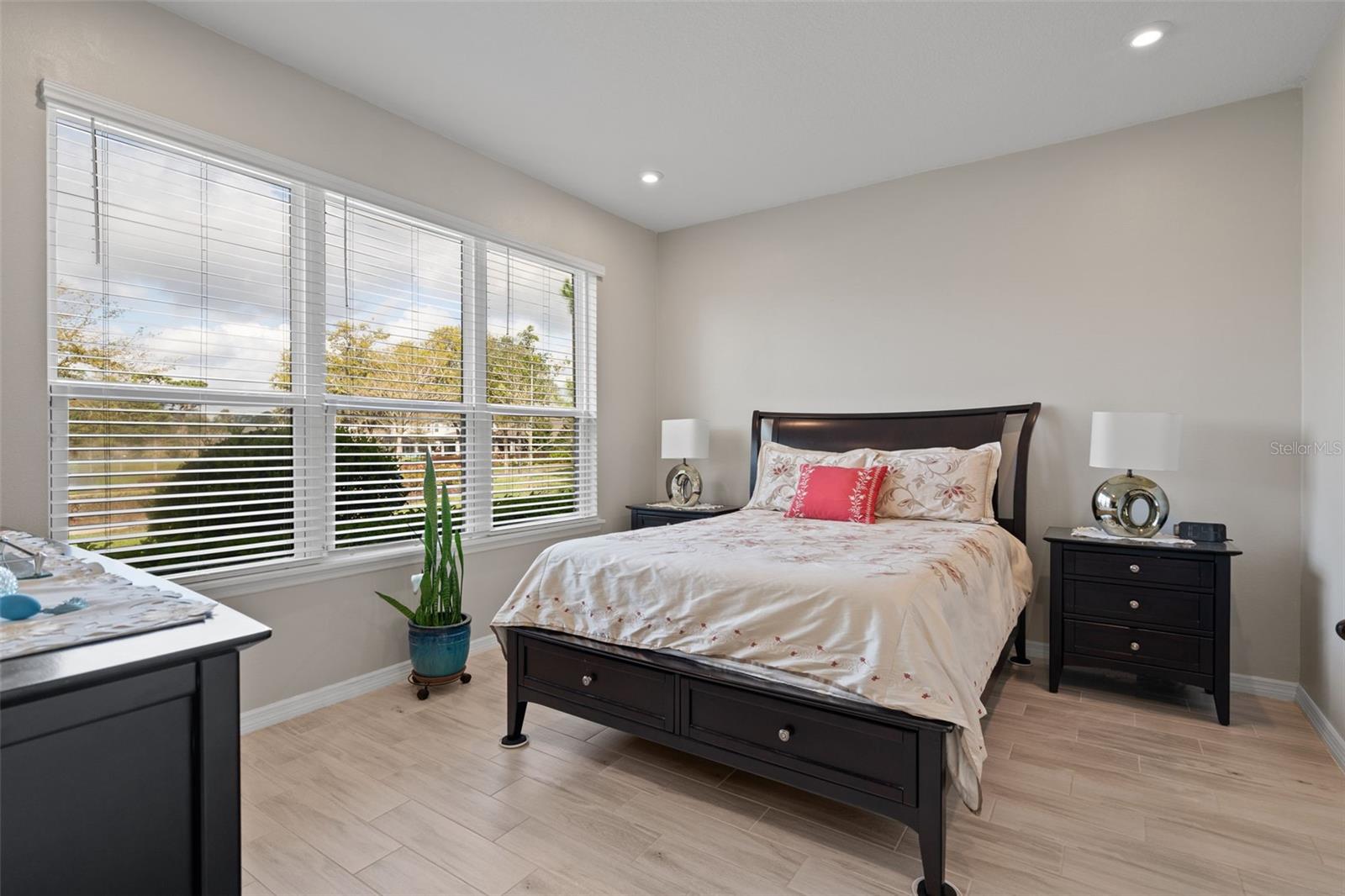 Image 4 of 42 For 1098 Wildmeadow Run