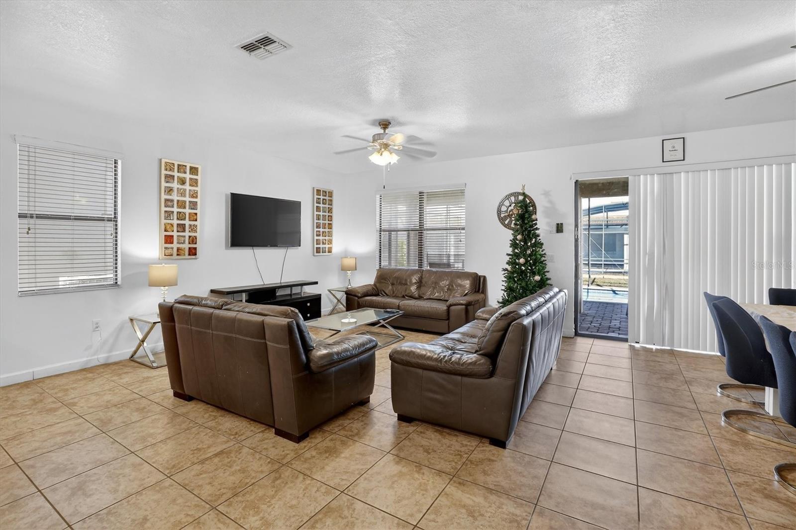 Image 10 of 100 For 9107 El Caro Lane