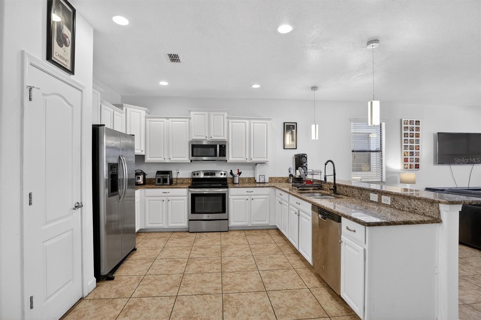 Image 19 of 100 For 9107 El Caro Lane