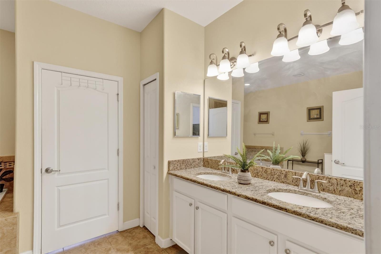 Image 34 of 100 For 9107 El Caro Lane