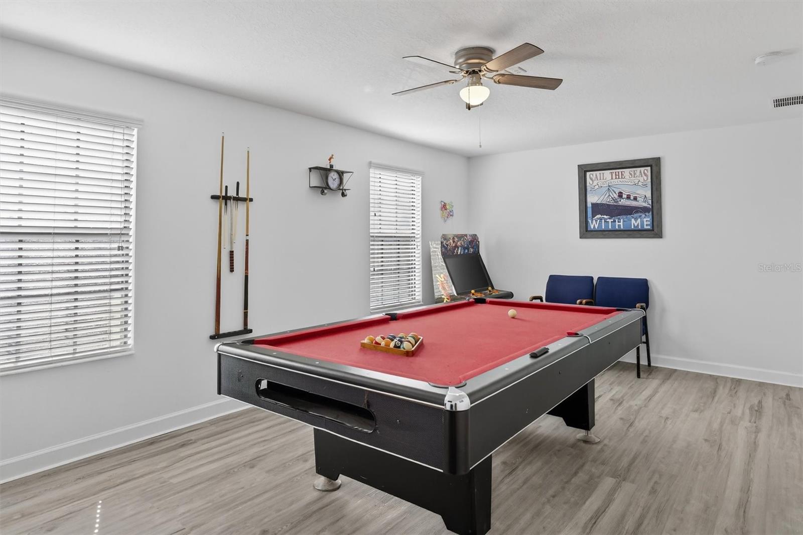 Image 4 of 100 For 9107 El Caro Lane