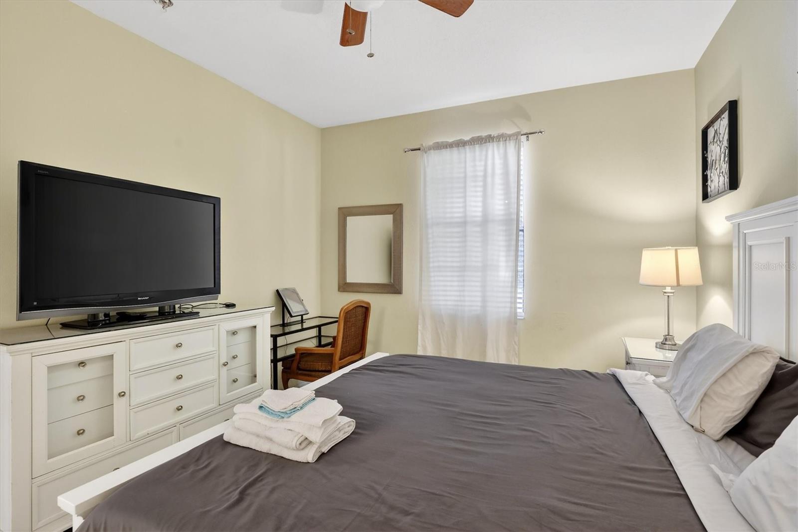 Image 42 of 100 For 9107 El Caro Lane