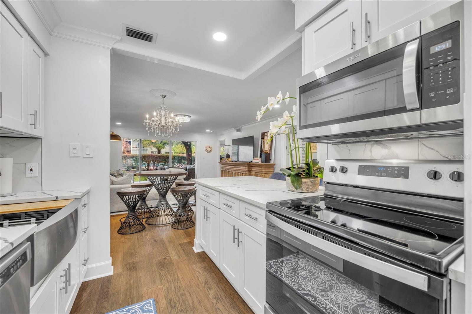 Image 11 of 31 For 700 Melrose Avenue M4