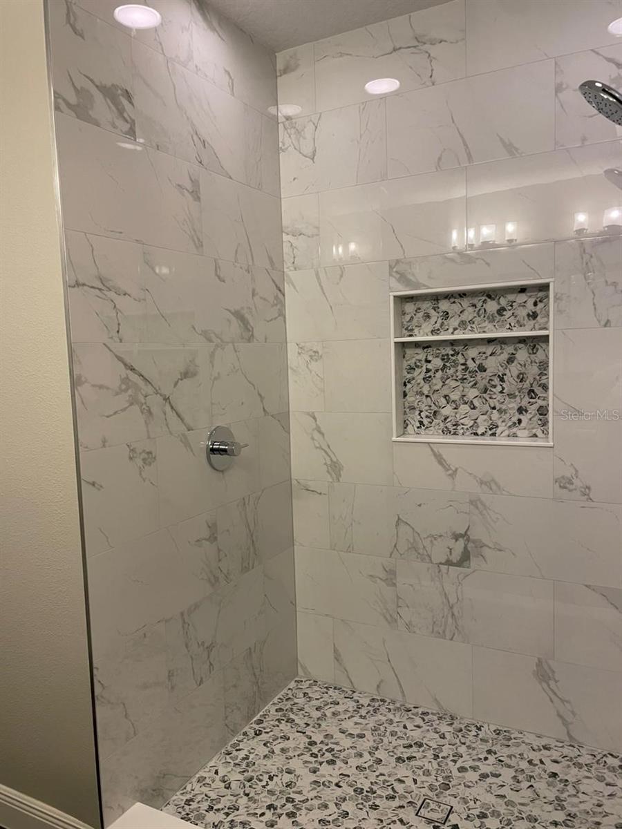 Image 5 of 7 For 15495 Honeybell Drive