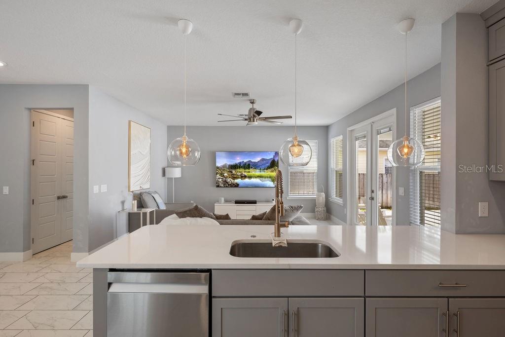 Image 13 of 31 For 21 Steele Street