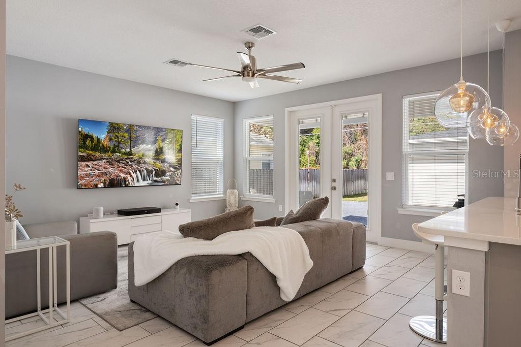 Image 15 of 31 For 21 Steele Street