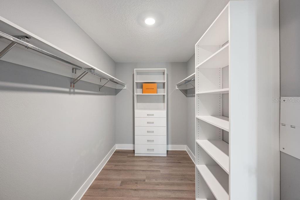 Image 22 of 31 For 21 Steele Street