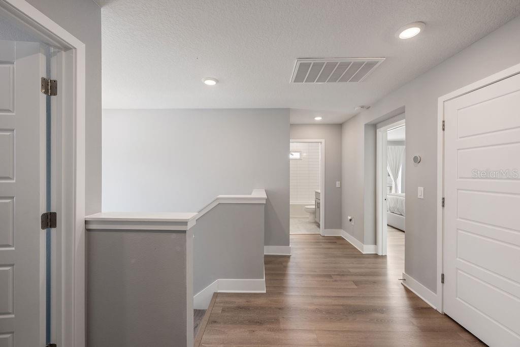 Image 23 of 31 For 21 Steele Street