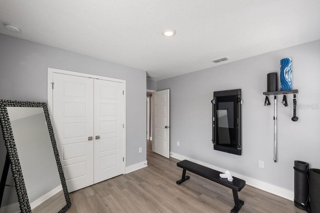 Image 26 of 31 For 21 Steele Street