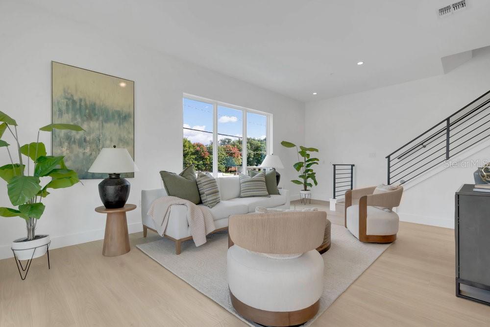 Image 4 of 17 For 1010 Robinson