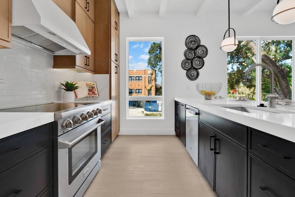 Image 9 of 17 For 1010 Robinson