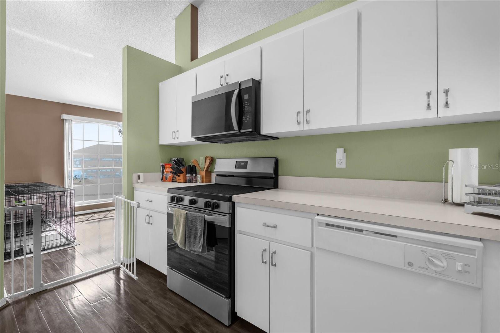 Image 6 of 29 For 218 Meridian Street