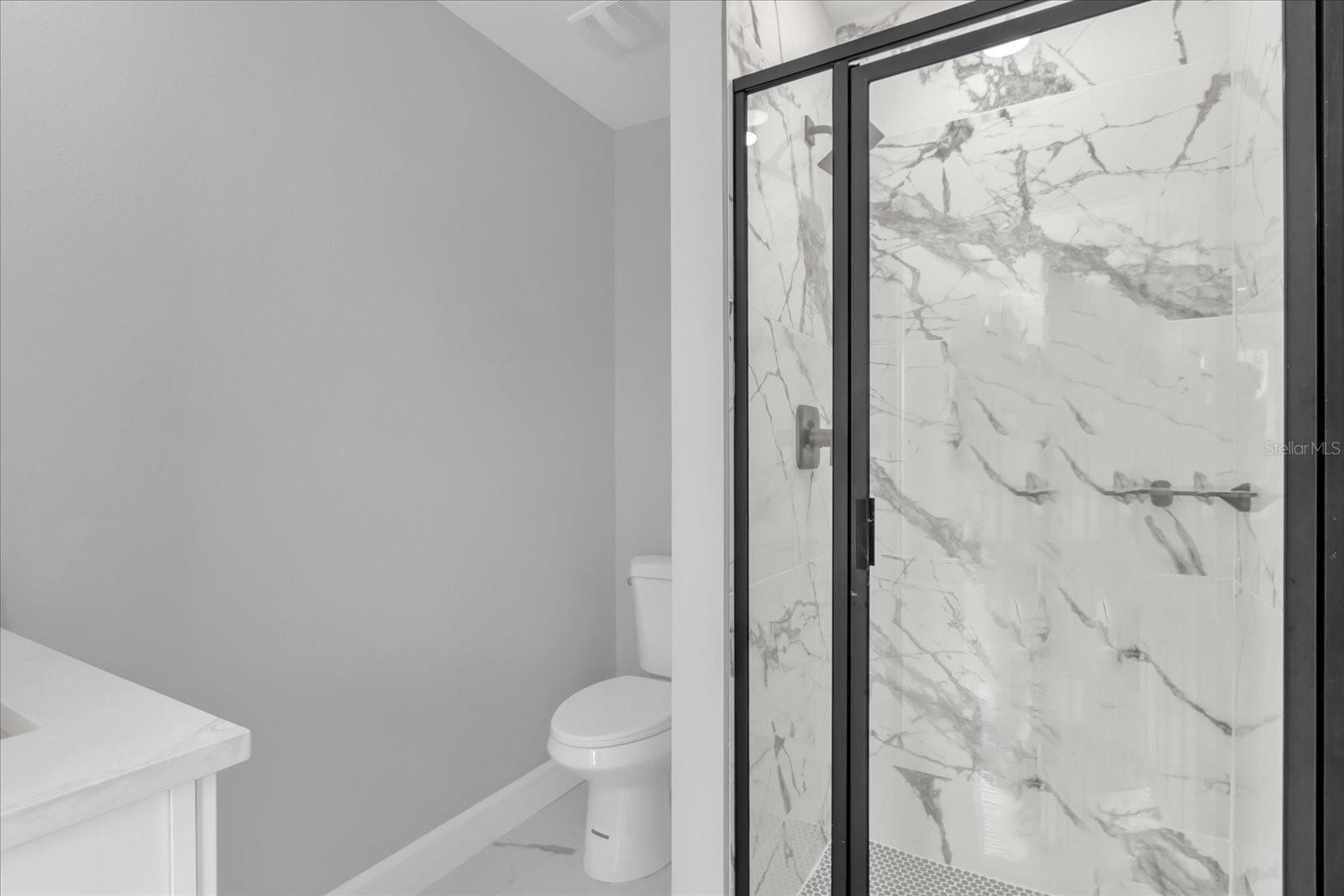 Image 19 of 29 For 2404 Center Street