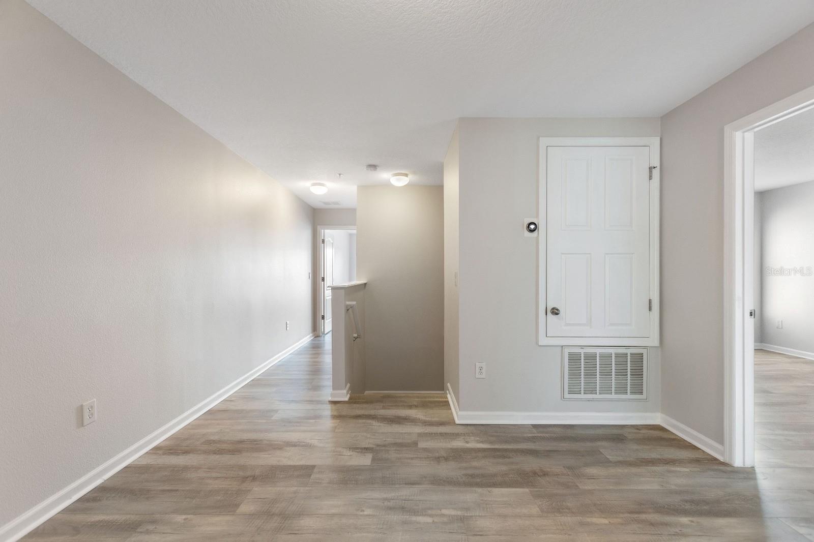 Image 17 of 42 For 1220 Priory Circle