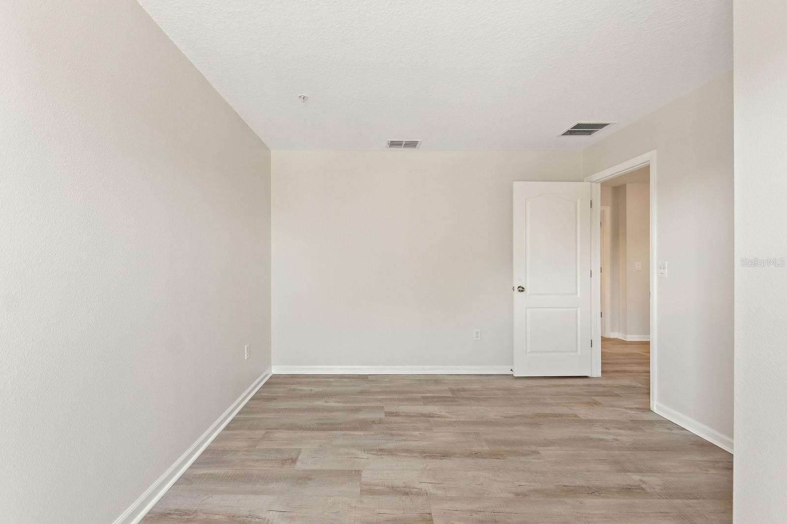 Image 22 of 42 For 1220 Priory Circle