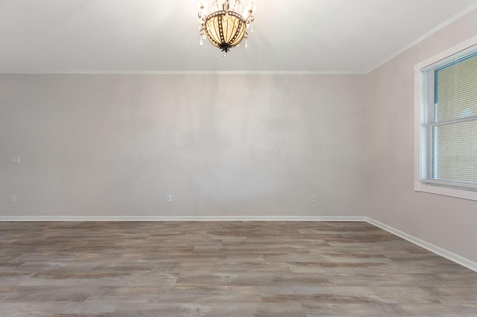 Image 7 of 42 For 1220 Priory Circle