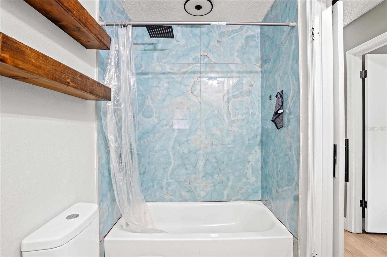 Image 26 of 43 For 307 Coble Drive