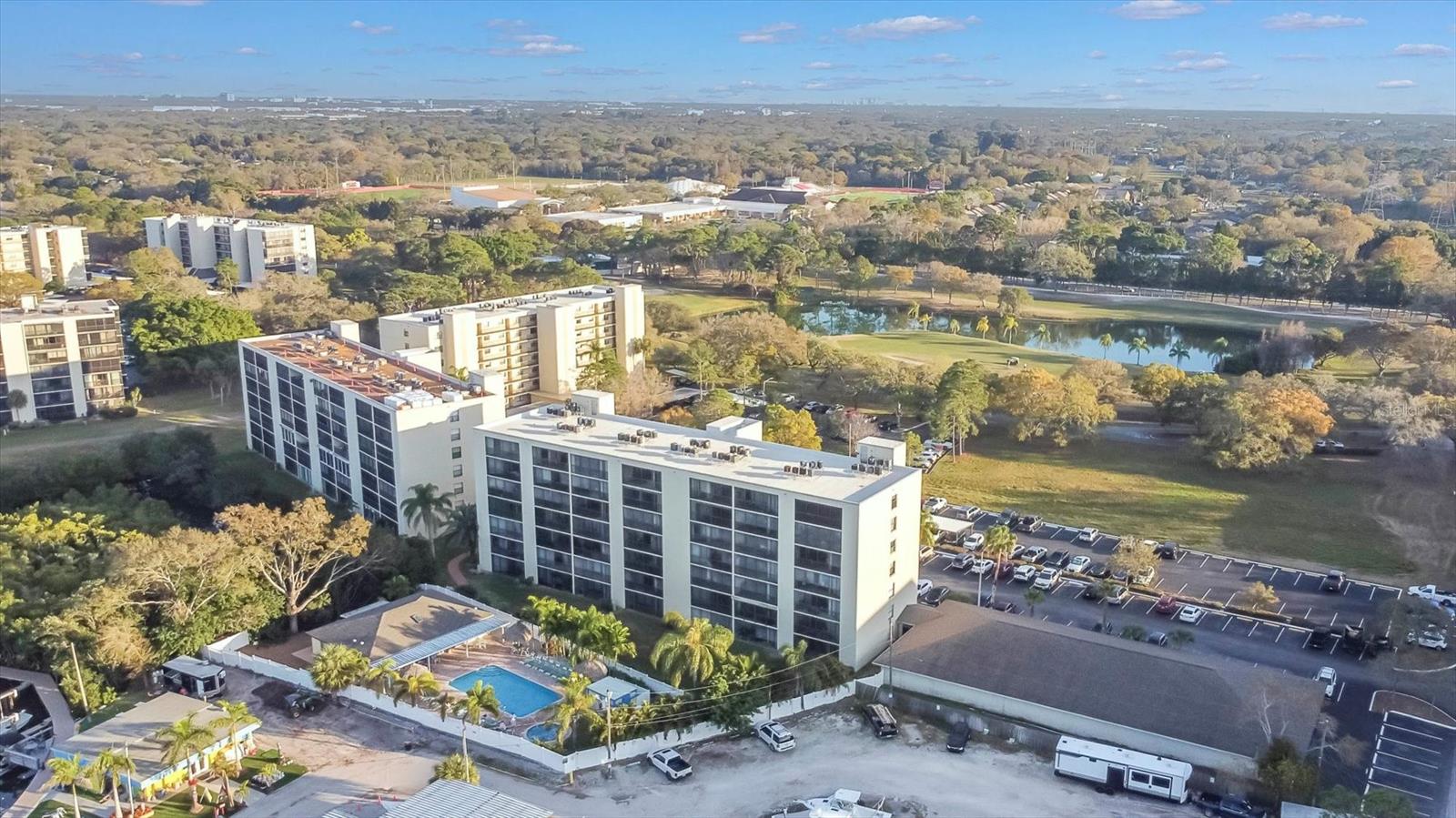 Image 25 of 48 For 1000 Cove Cay Drive 5e