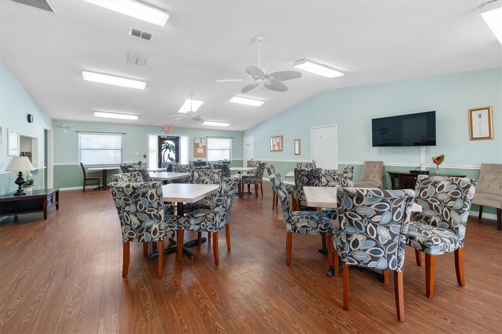 Image 28 of 48 For 1000 Cove Cay Drive 5e