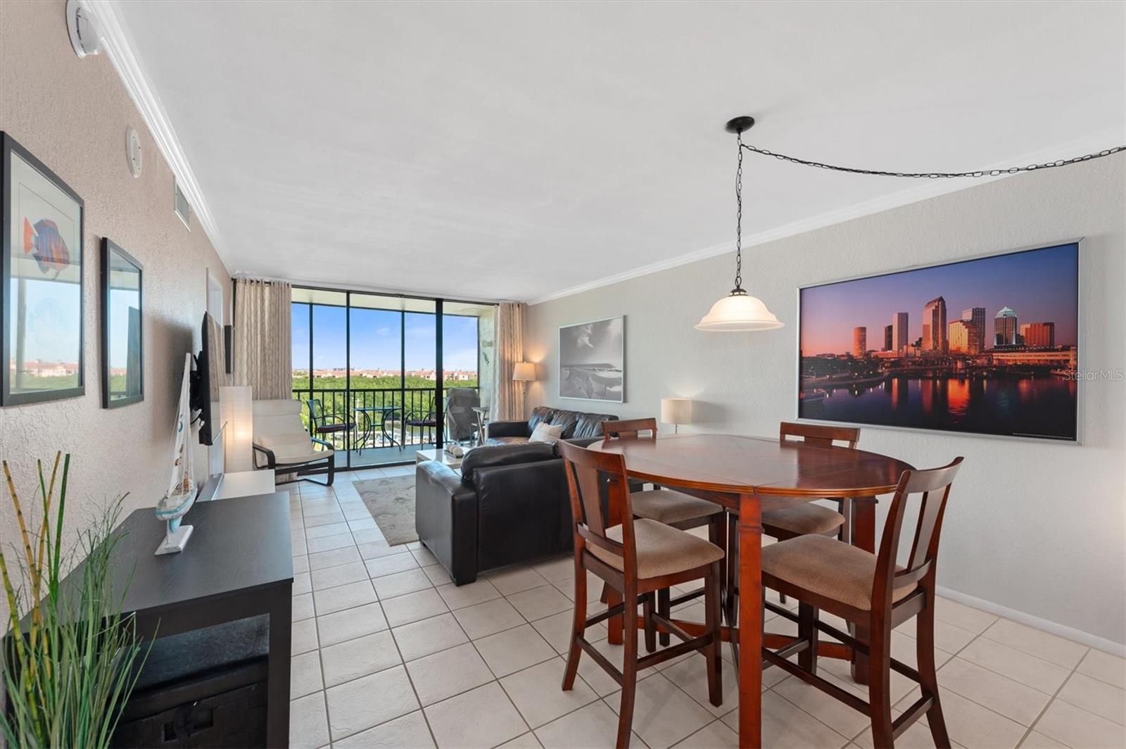 Image 4 of 48 For 1000 Cove Cay Drive 5e