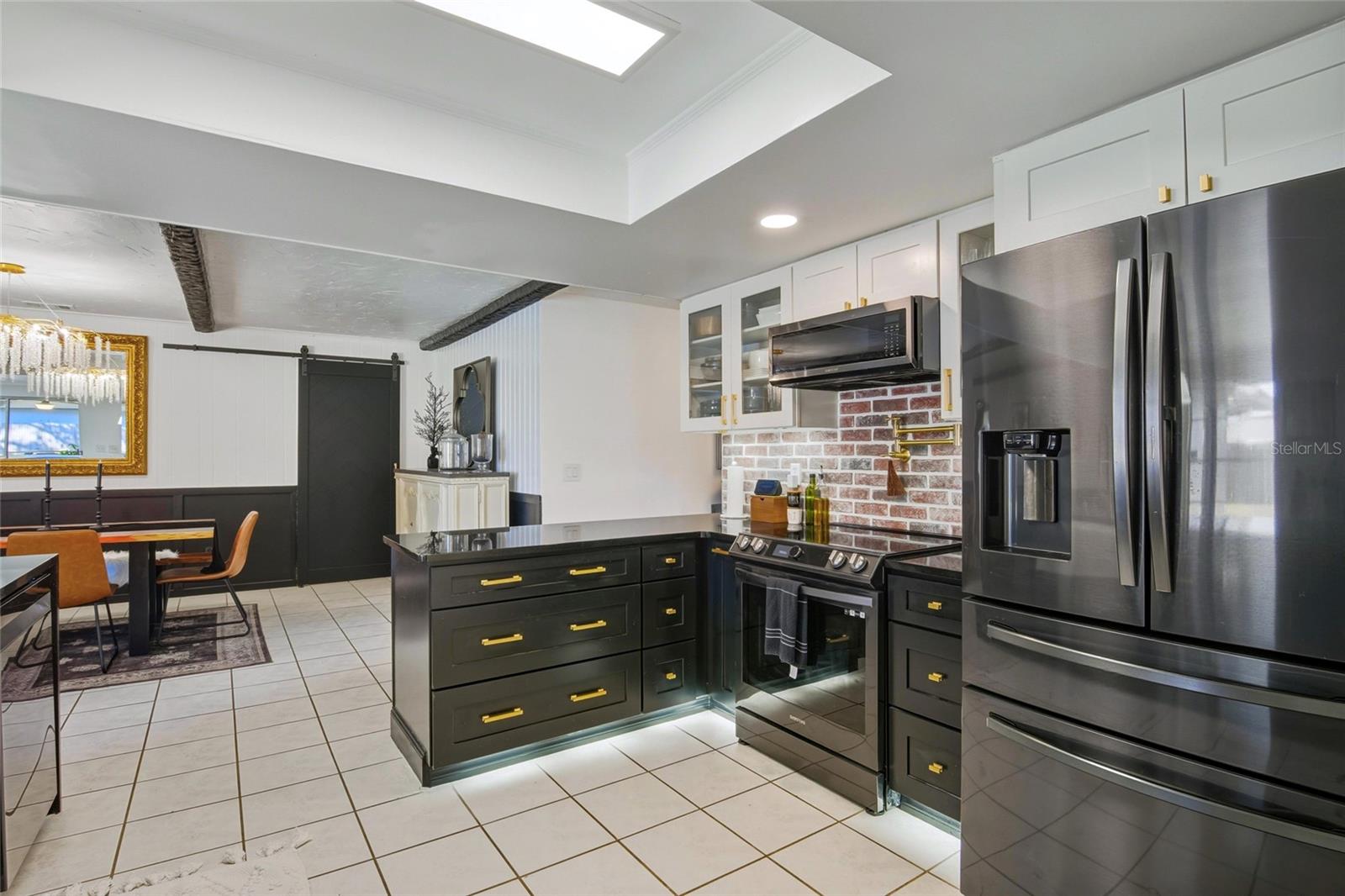 Image 14 of 49 For 213 Doverwood Road