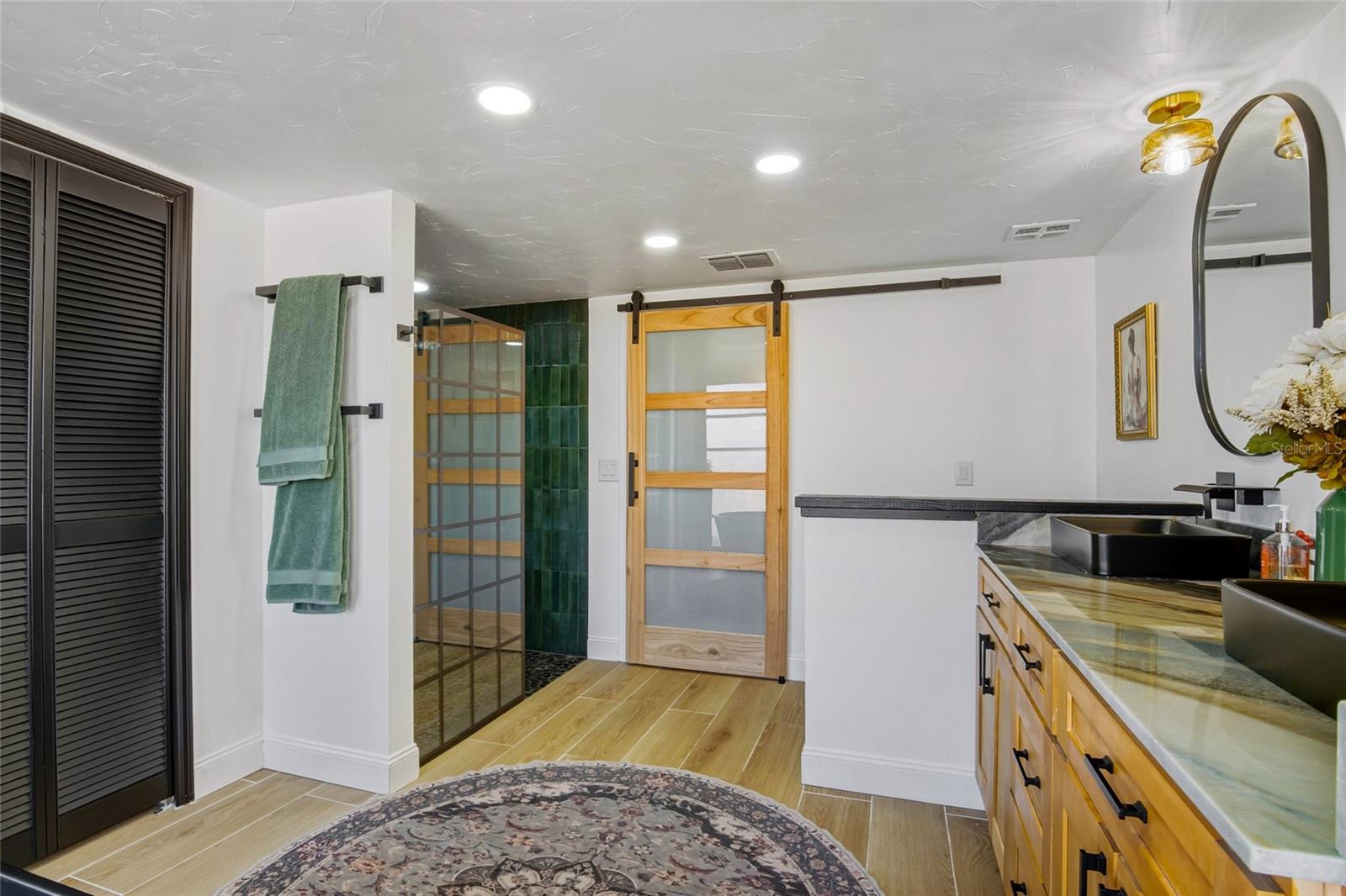 Image 20 of 49 For 213 Doverwood Road