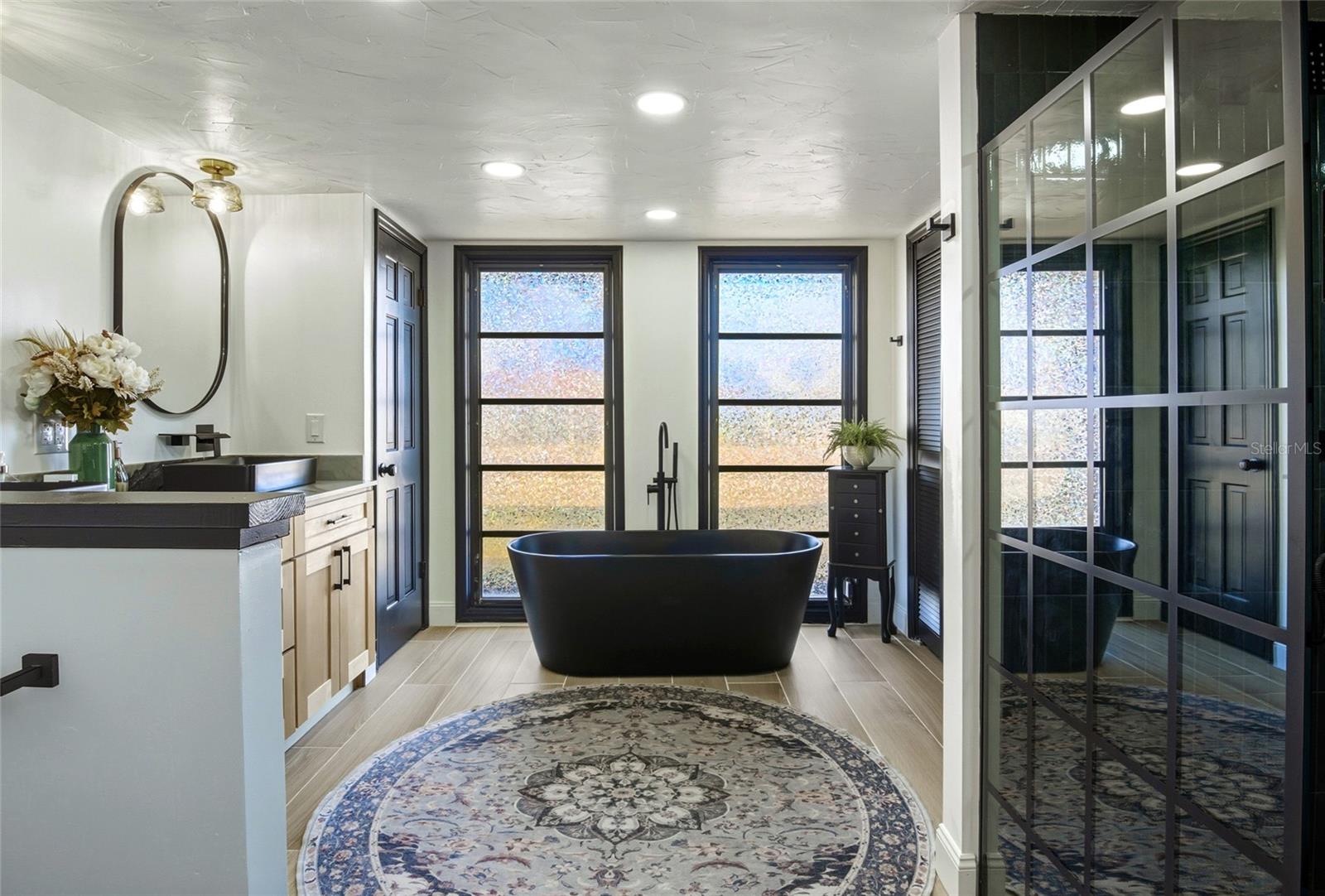 Image 22 of 49 For 213 Doverwood Road