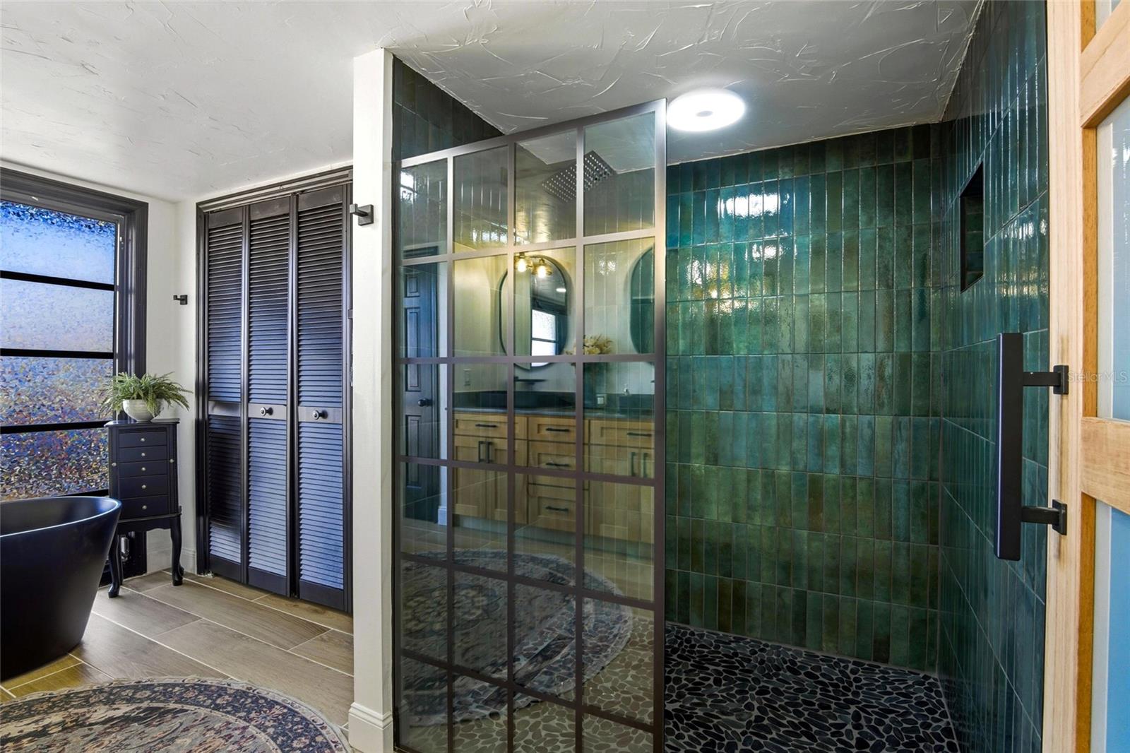 Image 24 of 49 For 213 Doverwood Road