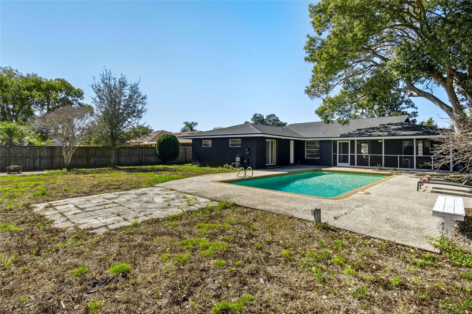 Image 39 of 49 For 213 Doverwood Road