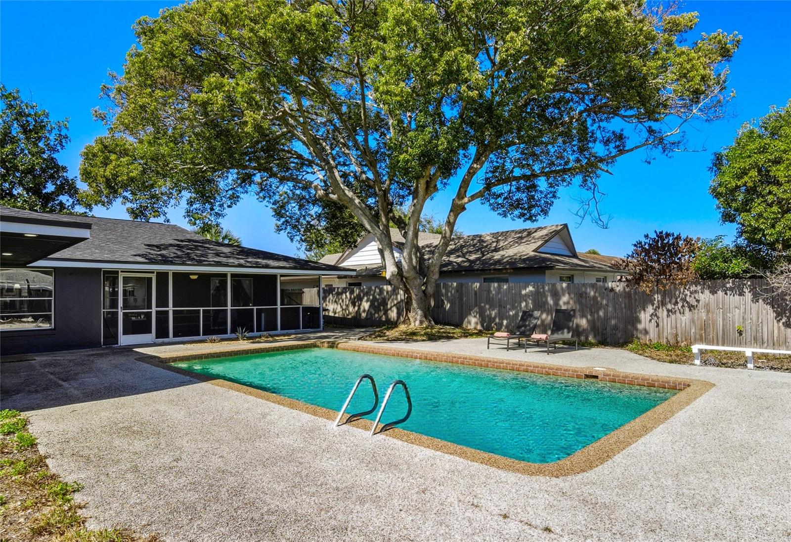 Image 40 of 49 For 213 Doverwood Road