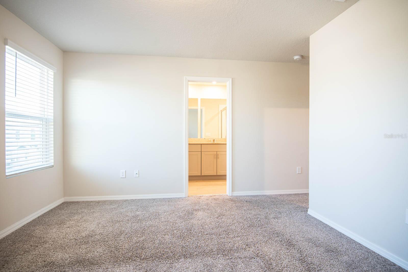 Image 13 of 45 For 425 Legacy Loop