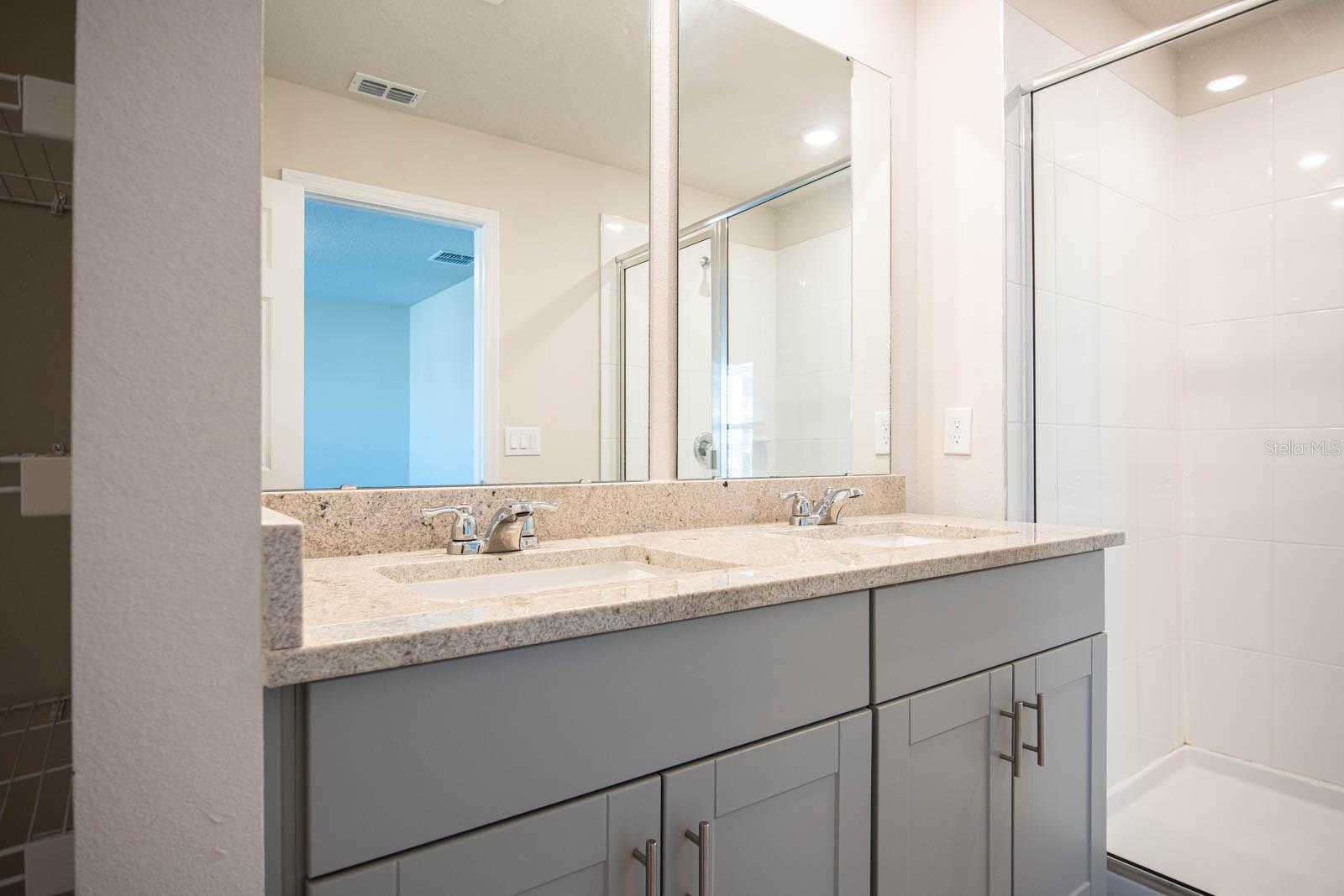 Image 6 of 45 For 425 Legacy Loop