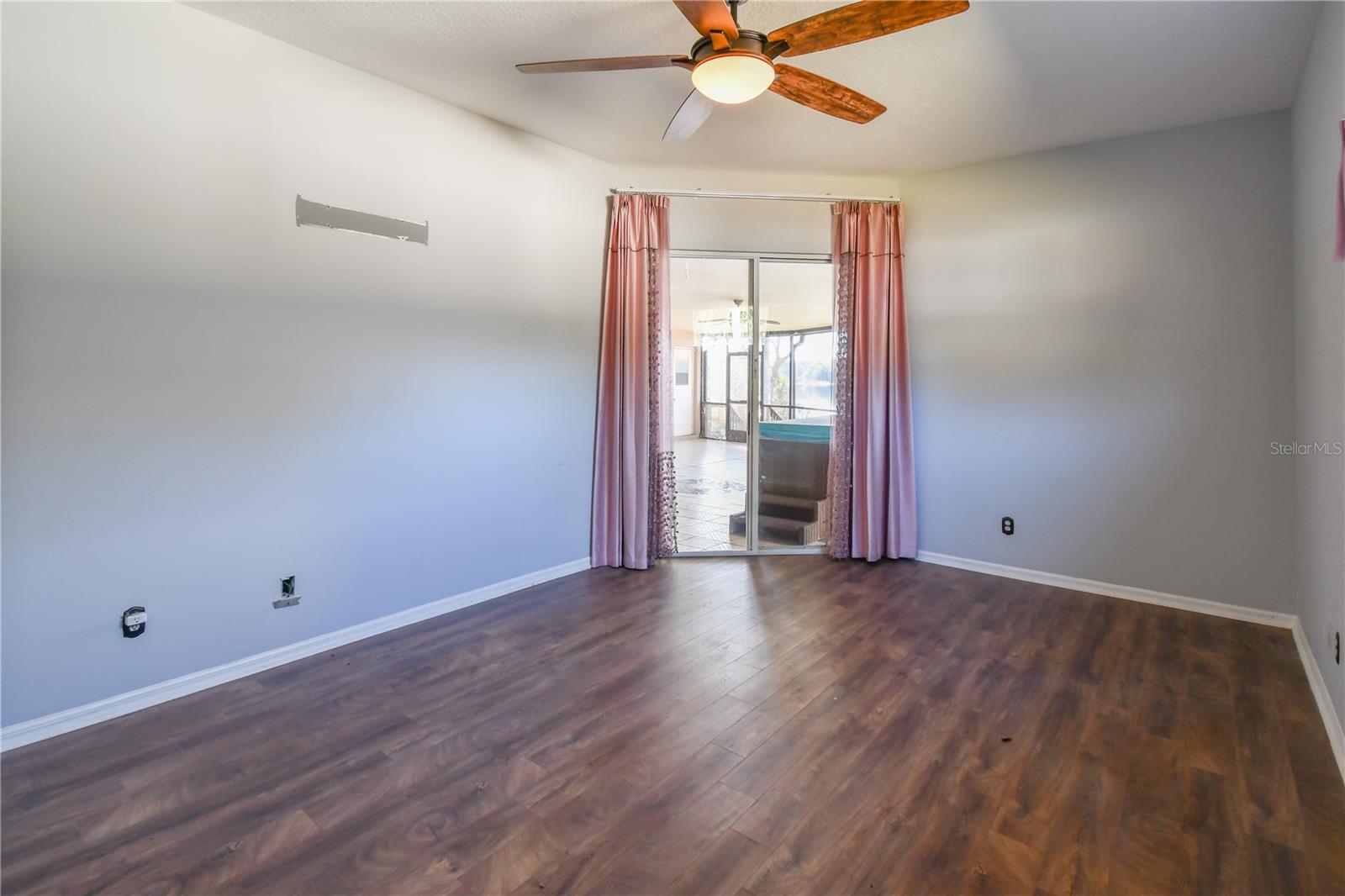 Listing photo id 12 for 112 Olympus Drive