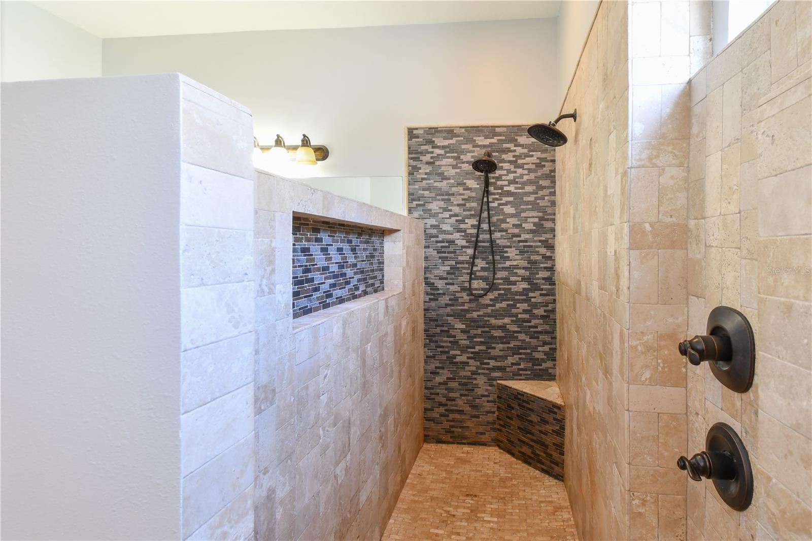 Listing photo id 14 for 112 Olympus Drive