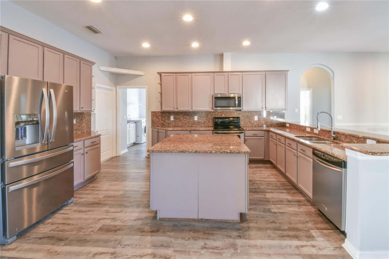 Listing photo id 20 for 112 Olympus Drive