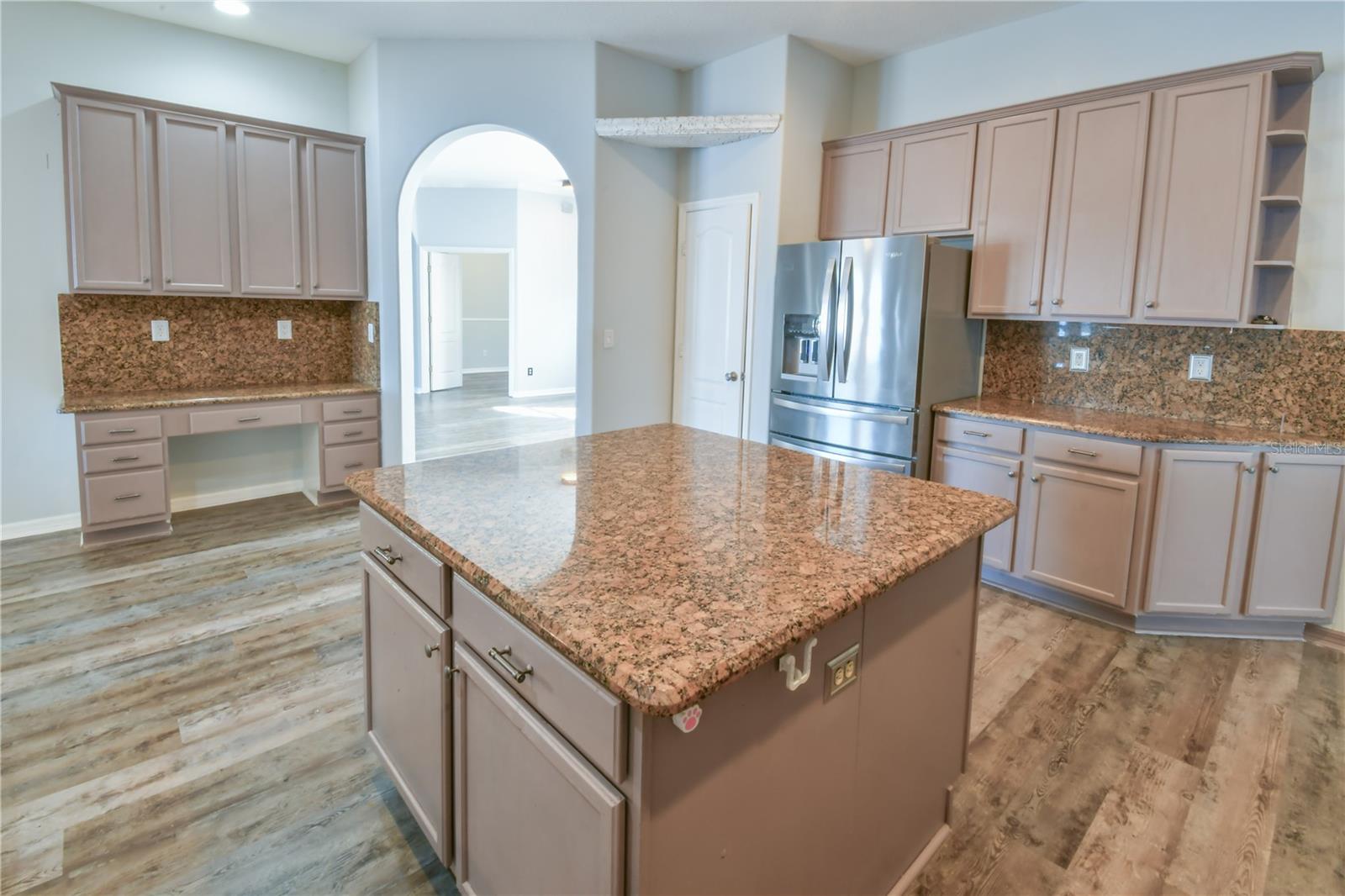 Listing photo id 23 for 112 Olympus Drive