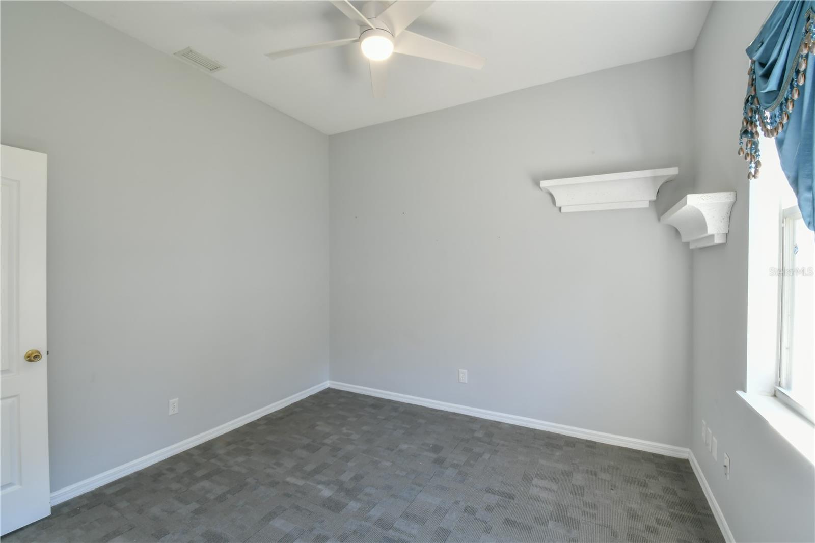 Listing photo id 34 for 112 Olympus Drive