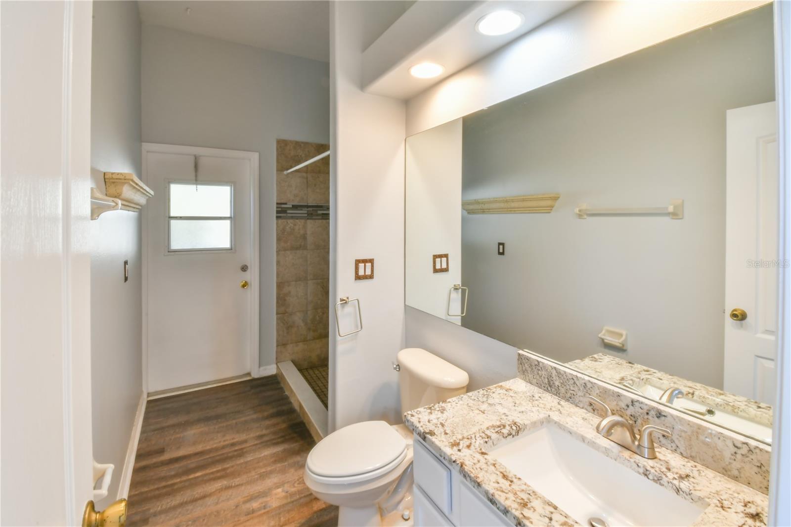 Listing photo id 40 for 112 Olympus Drive