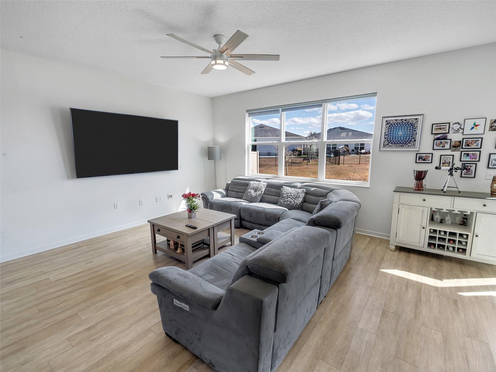 Image 9 of 39 For 1343 Pompay Drive