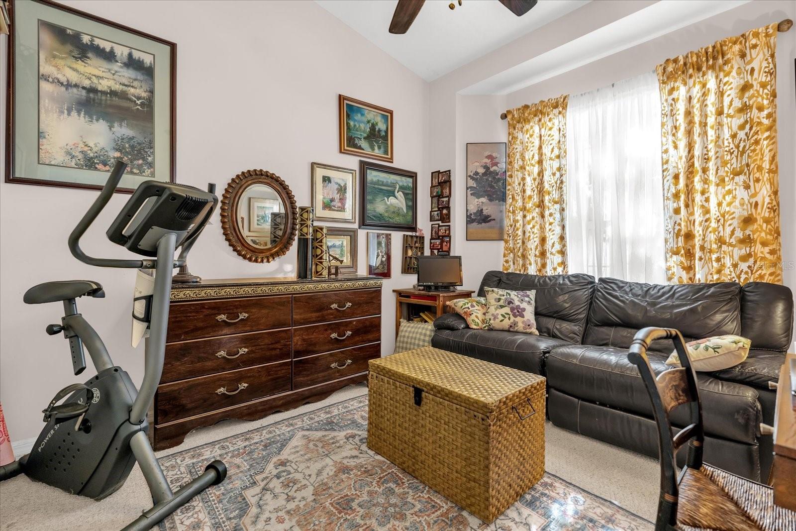 Image 17 of 30 For 682 Lexington Drive