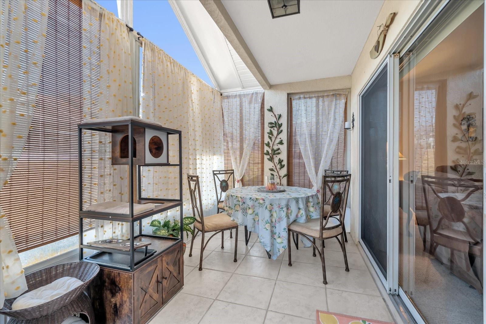 Image 21 of 30 For 682 Lexington Drive