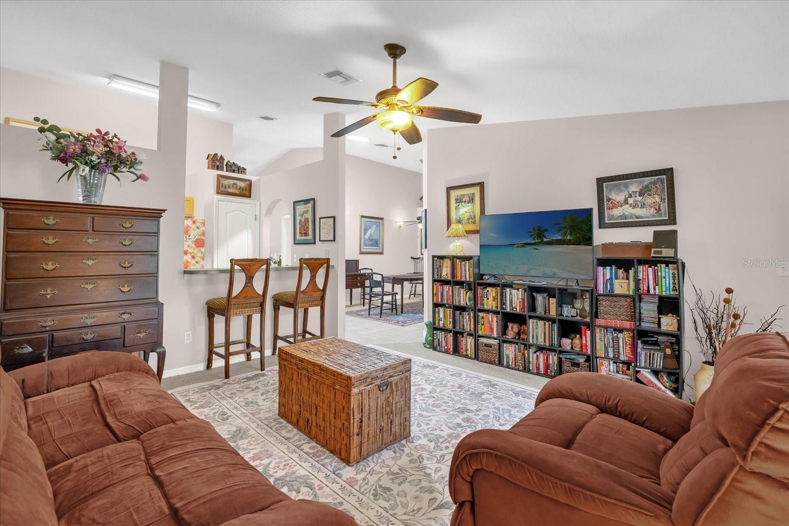 Image 5 of 30 For 682 Lexington Drive