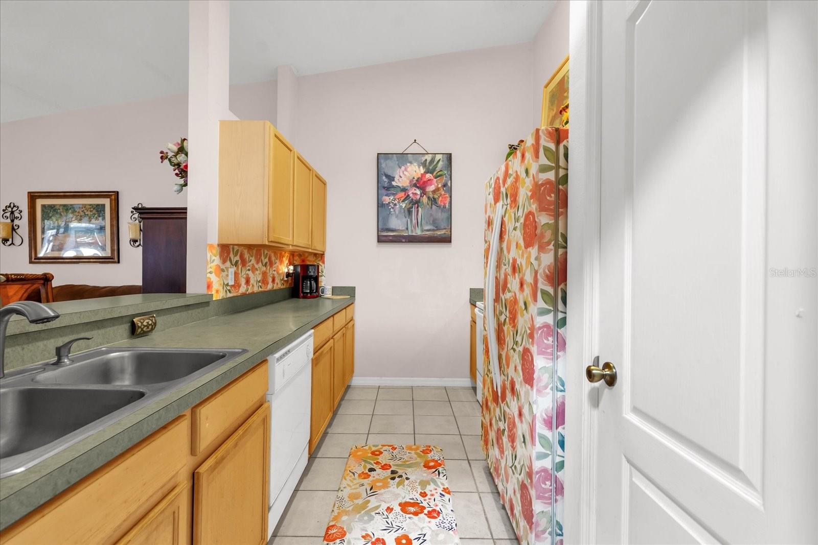 Image 8 of 30 For 682 Lexington Drive