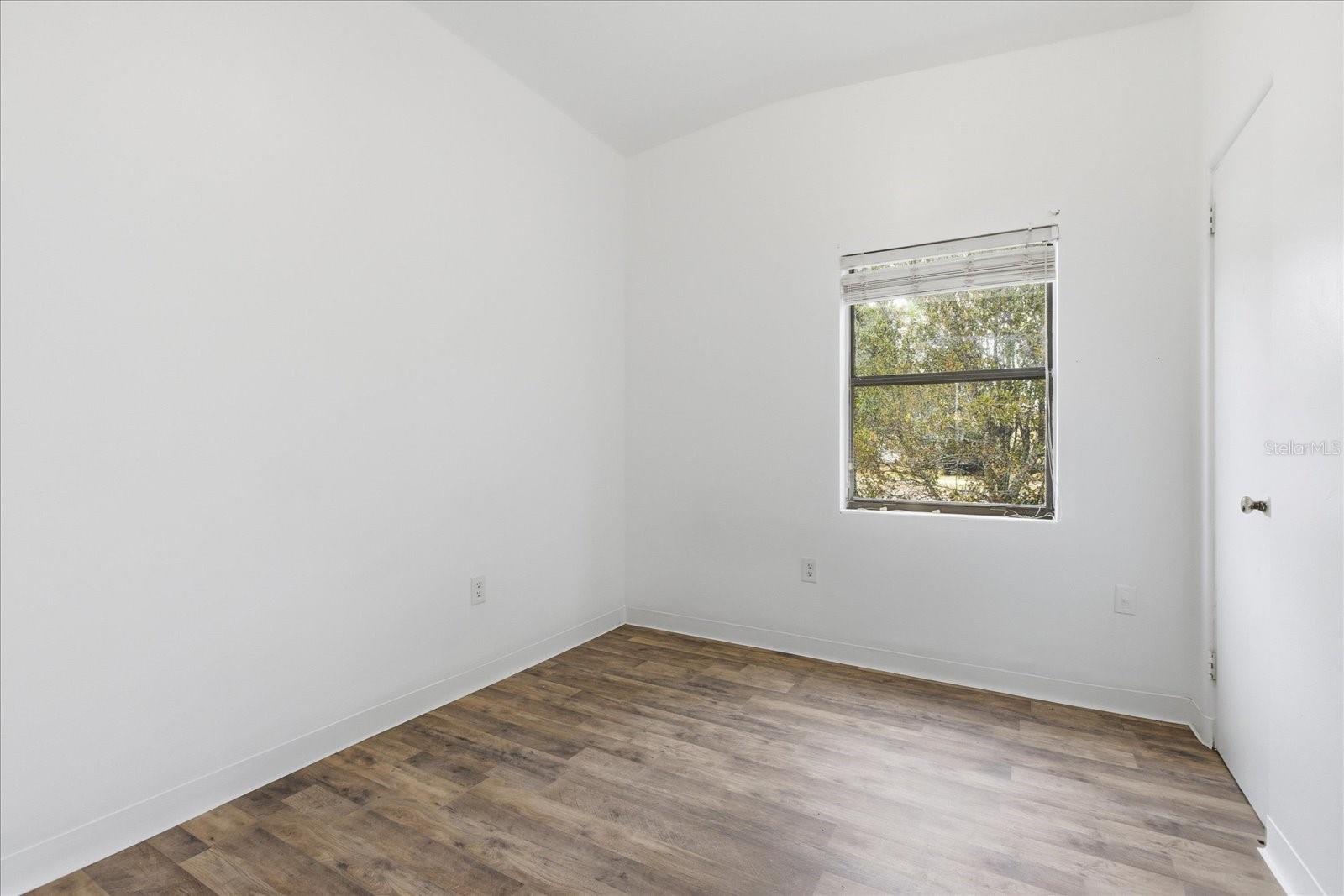 Image 10 of 30 For 920 Hacienda Court